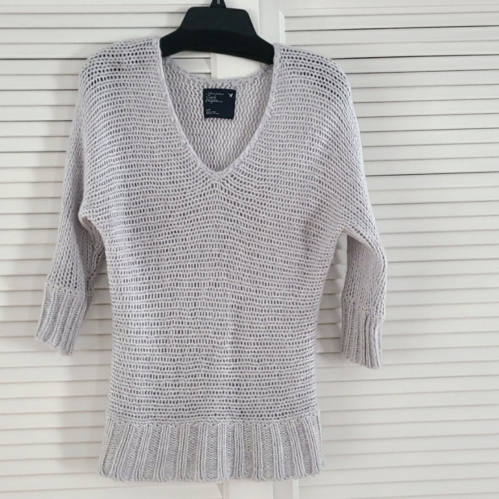 American Eagle Sweater. Sz Small  Silver